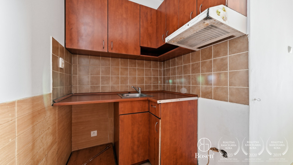 BOSEN | Garsónka s loggiou, 29,95 m², Račianska, Bratislava – Rača