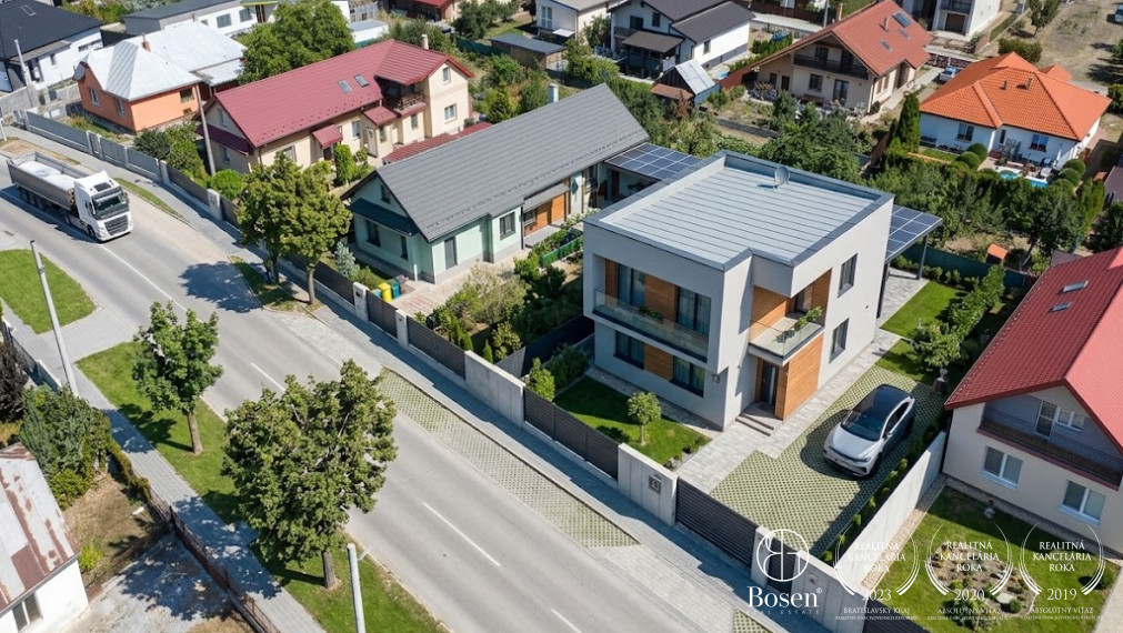 LOYALTERS | Predaj 5-izbového rodinného domu, Geča