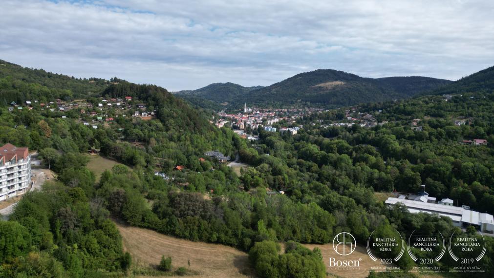 BOSEN | Rekreačný pozemok s výhľadom na Kremnicu, 1 694 m²