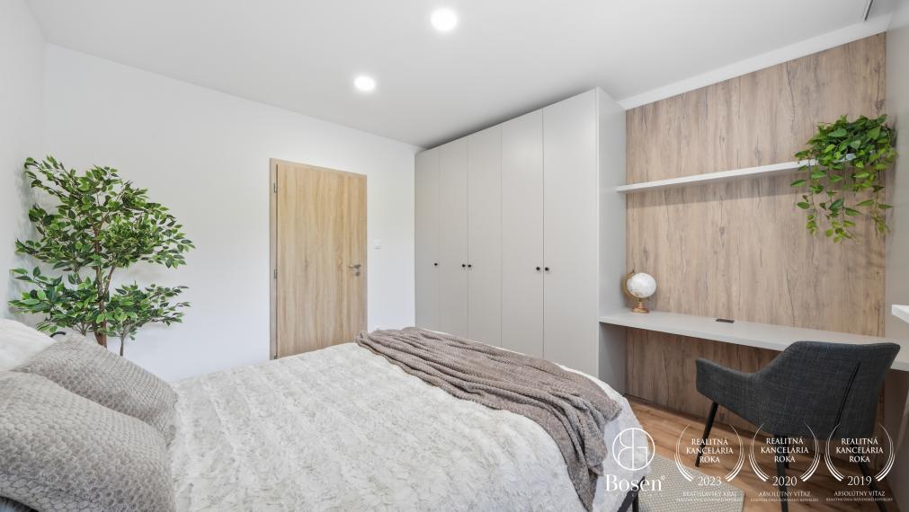 BOSEN | Zrekonštruovaný a zariadený 3 izbový byt s loggiou, 71,55 m², Karola Adlera, Dúbravka