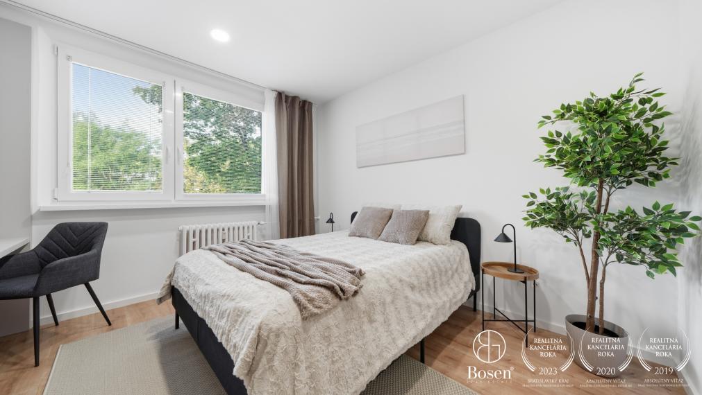 BOSEN | Zrekonštruovaný a zariadený 3 izbový byt s loggiou, 71,55 m², Karola Adlera, Dúbravka