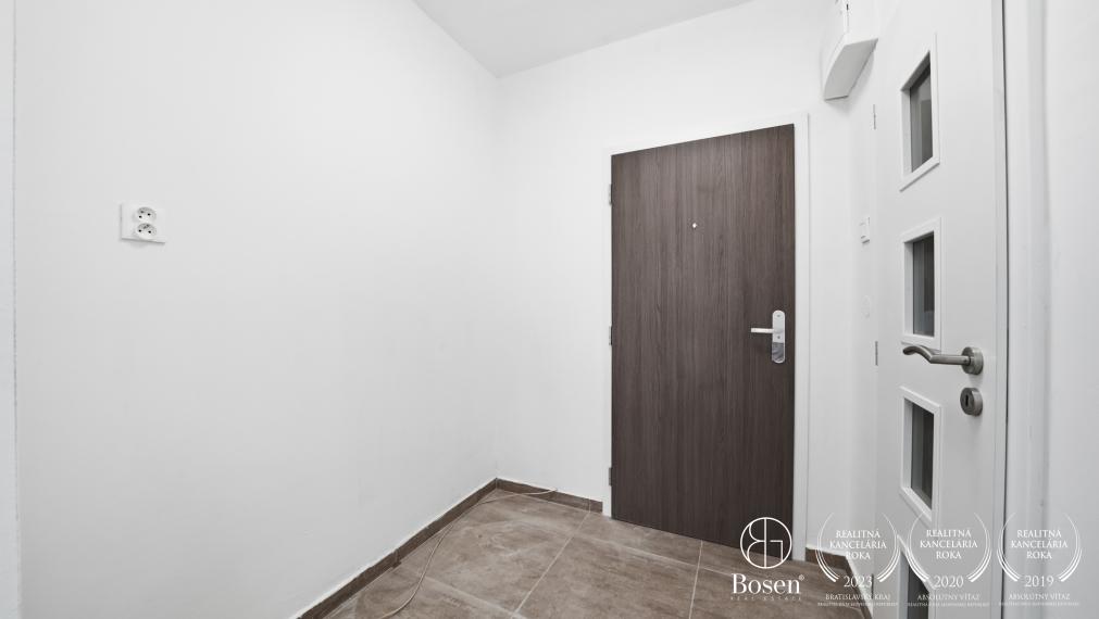 BOSEN | Kompletne prerobená Garsónka, Petržalka
