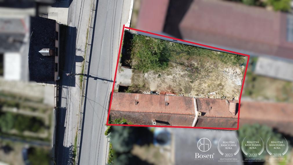 Pripravujeme - Predaj pozemku so starším rodinným domom, Stupava
