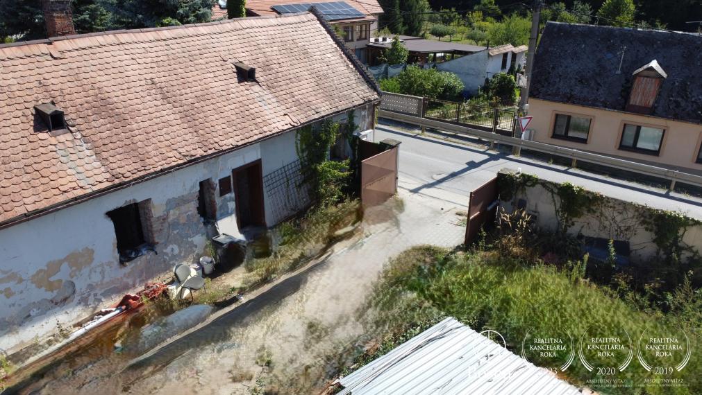 Pripravujeme - Predaj pozemku so starším rodinným domom, Stupava