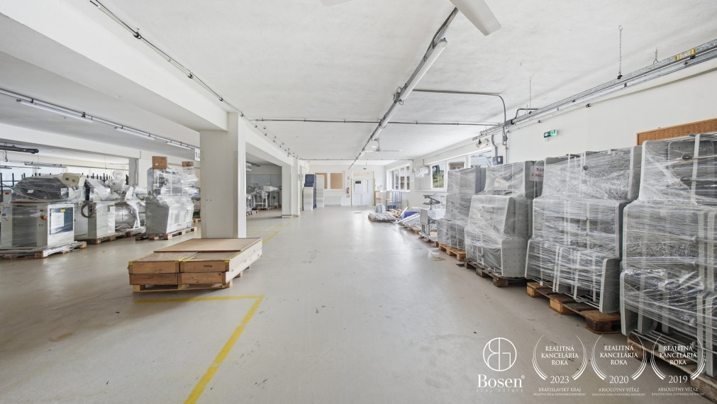 BOSEN | Výrobný areál Handlová, pozemok 9 643 m²