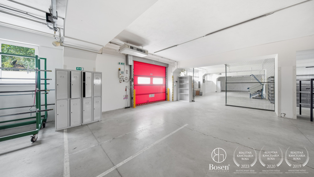 BOSEN | Výrobný areál Handlová, pozemok 9 643 m²