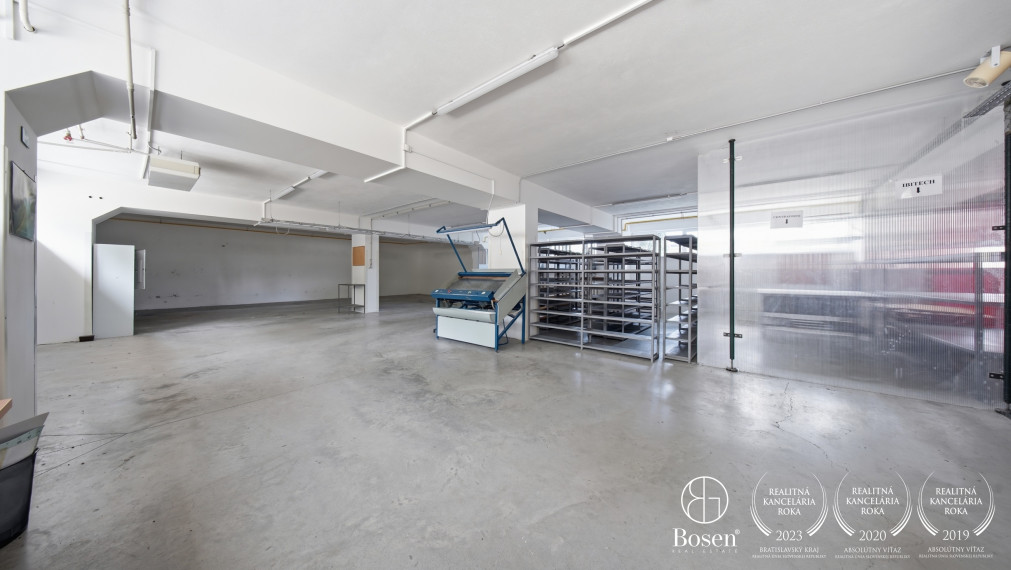 BOSEN | Výrobný areál Handlová, pozemok 9 643 m²