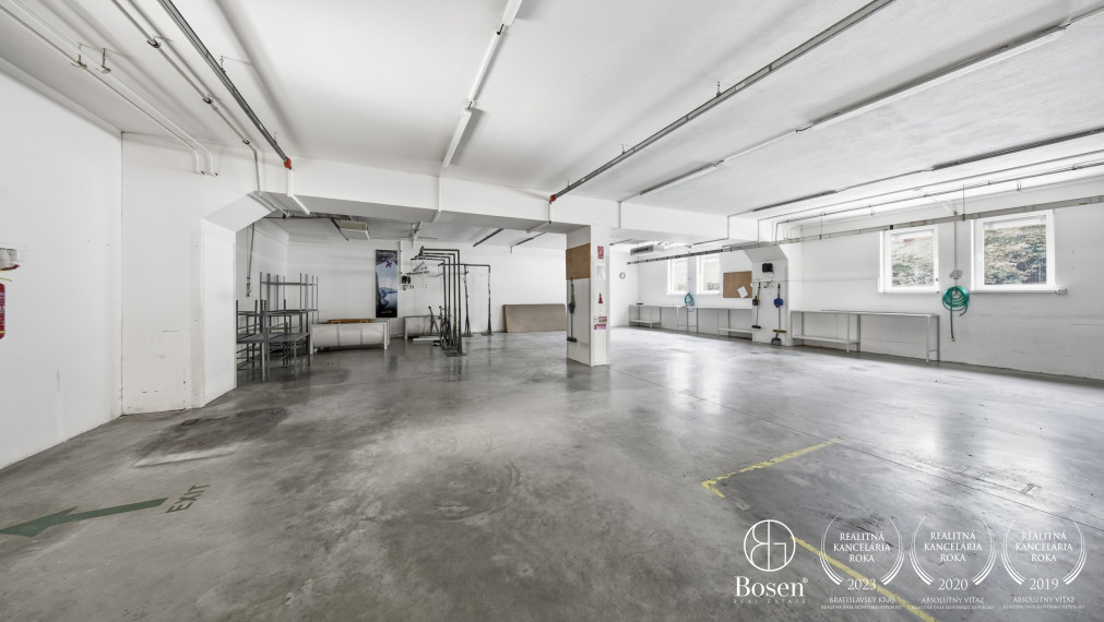 BOSEN | Výrobný areál Handlová, pozemok 9 643 m²