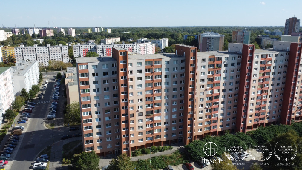 Rezervované -Svetlý 2-izbový byt na Lachovej ulici v Petržalke