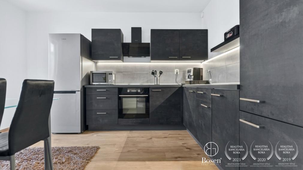 BOSEN | NOVOSTAVBA kompletne zariadený 2i byt s parkovacím státím - Trenčín
