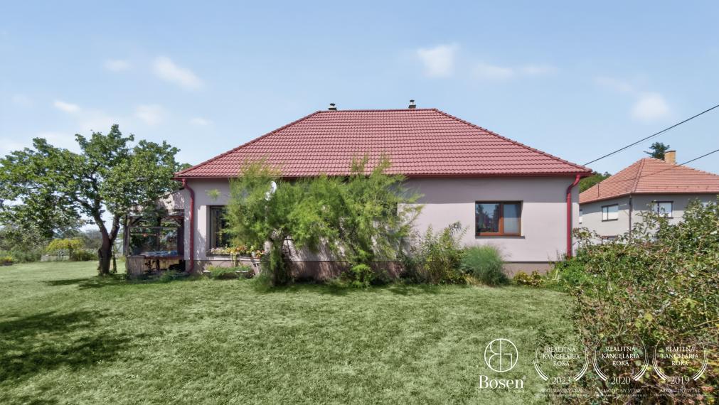 BOSEN | Rodinný dom s vidieckym nádychom, Chrtany