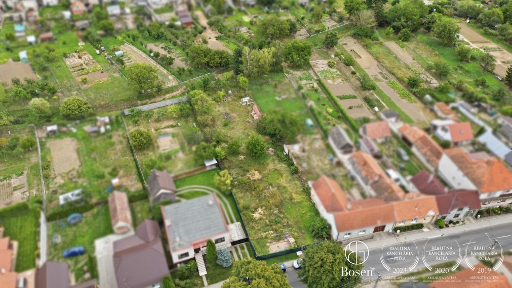 BOSEN | Veľkorysý stavebný pozemok 1585 m2 s projektom, Štefanov, okres Senica