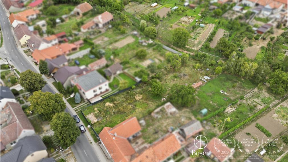 BOSEN | Veľkorysý stavebný pozemok 1585 m2 s projektom, Štefanov, okres Senica