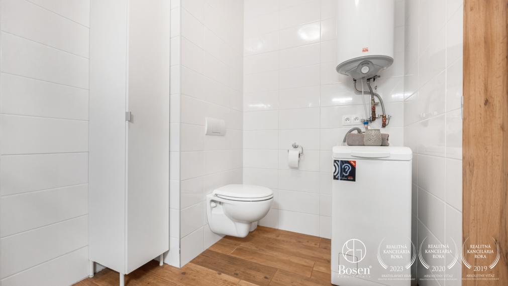 BOSEN | zariadený 1 izbový byt s parkovaním a pivnicou, NOVOSTAVBA ROHOŽNÍK