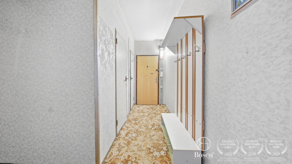 BOSEN | 2 izbový byt v centre, pôvodný stav, 1. poschodie s výťahom, Záhorácka ul. Malacky