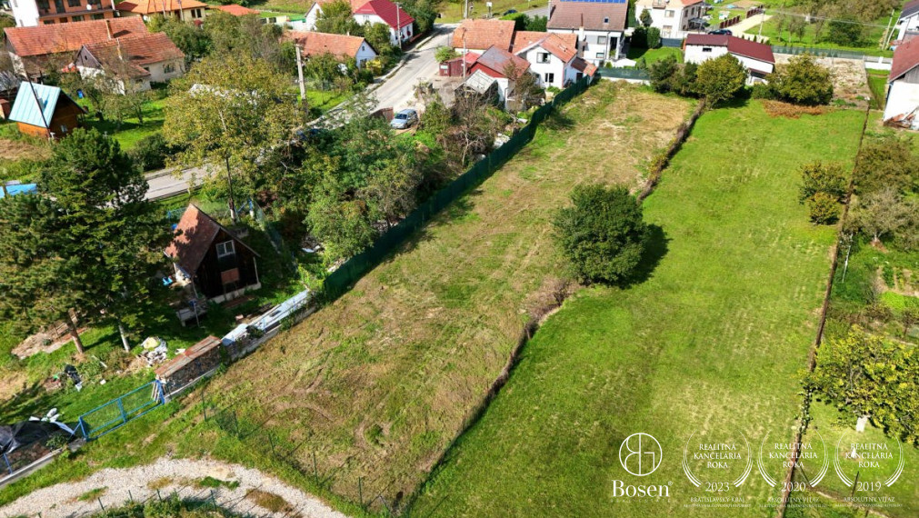 BOSEN | Stavebný pozemok 1509 m2 - Skalka nad Váhom