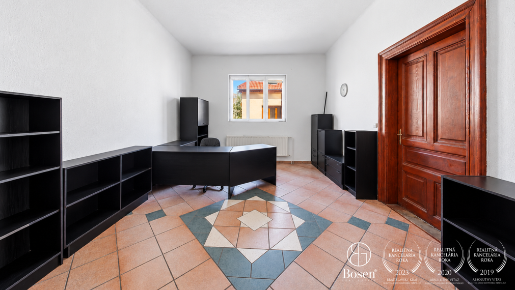 BOSEN |  Kancelárie s parkovaním v centre, 100 m²
