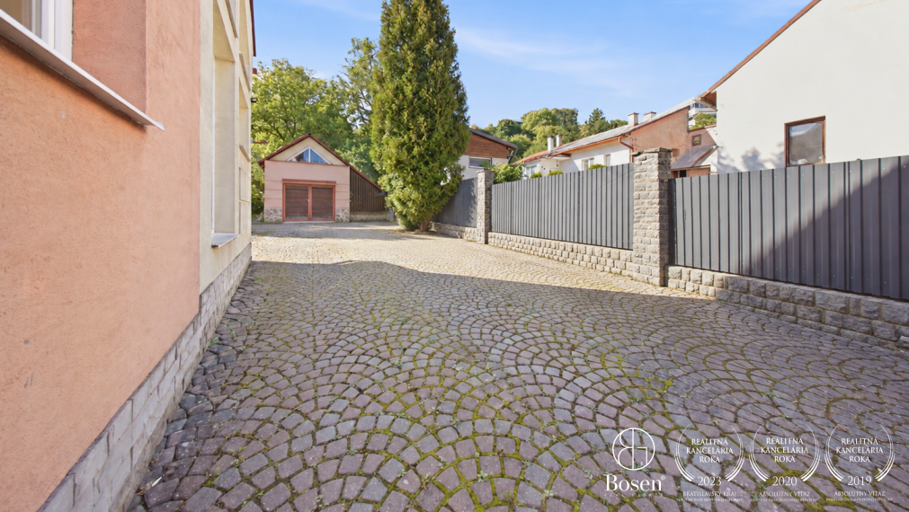 BOSEN |  Kancelárie s parkovaním v centre, 100 m²