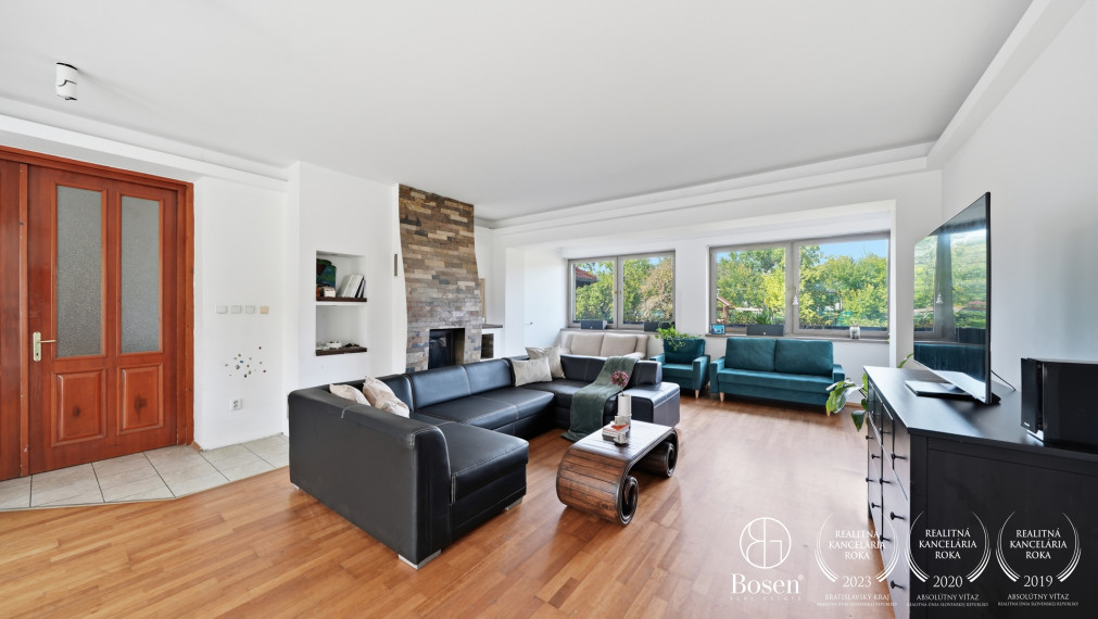 BOSEN | 7i rodinný dom s bazénom, saunou a pozemkom 3 509 m² | Lehnice – Kolónia