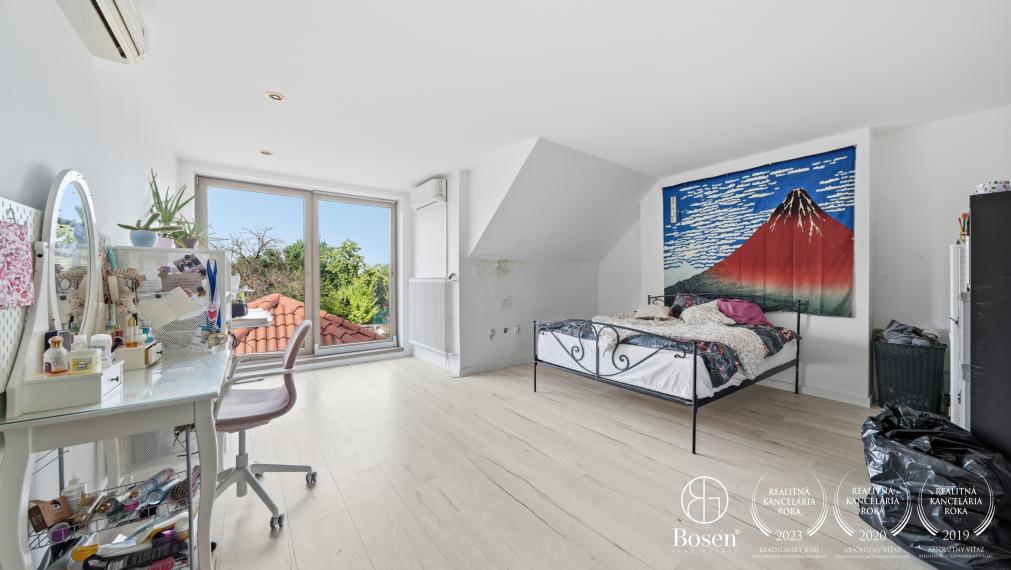 BOSEN | 7i rodinný dom s bazénom, saunou a pozemkom 3 509 m² | Lehnice – Kolónia