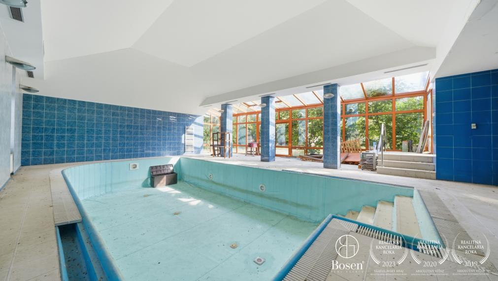 BOSEN | 7i rodinný dom s bazénom, saunou a pozemkom 3 509 m² | Lehnice – Kolónia