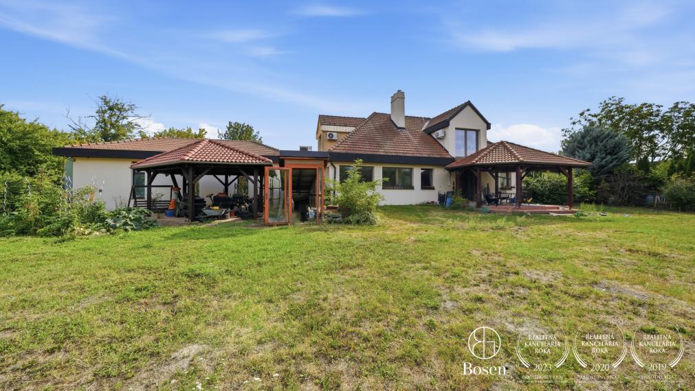 BOSEN | 7i rodinný dom s bazénom, saunou a pozemkom 3 509 m² | Lehnice – Kolónia