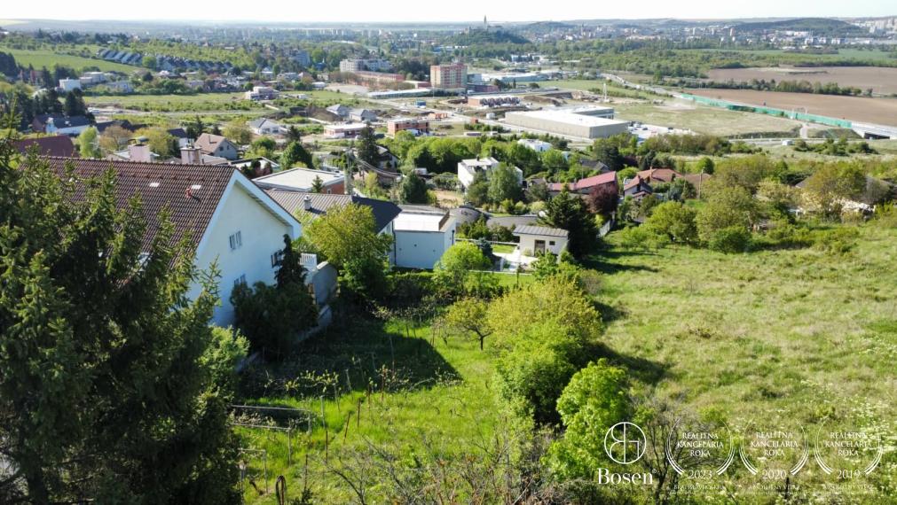 BOSEN | Pozemok s panoramatickým výhľadom na Nitru