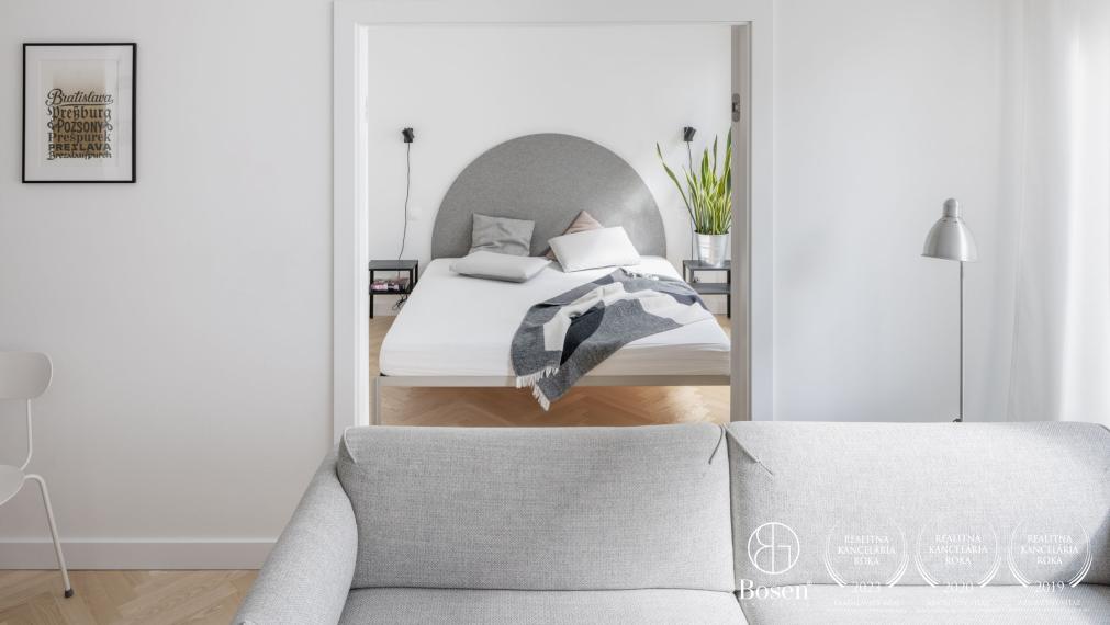 BOSEN | 1 izbový byt s garážou, ul. Dunajská, Bratislava - Staré Mesto