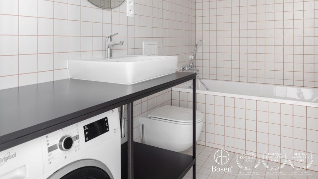 BOSEN | 1 izbový byt s garážou, ul. Dunajská, Bratislava - Staré Mesto