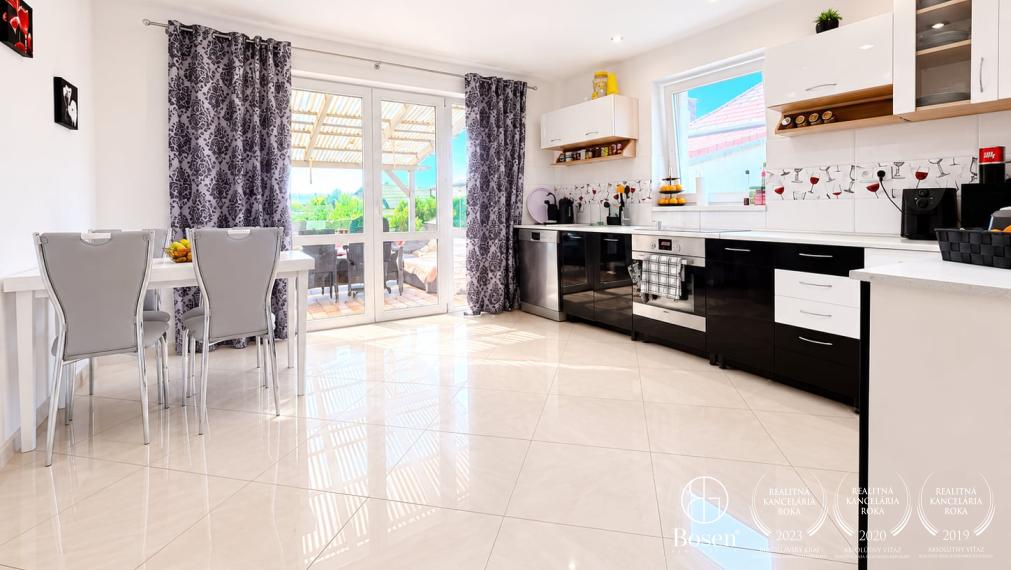 BOSEN | Rodinný dom v obci Ruskovce – 120 m² | POZEMOK 1 373 m²
