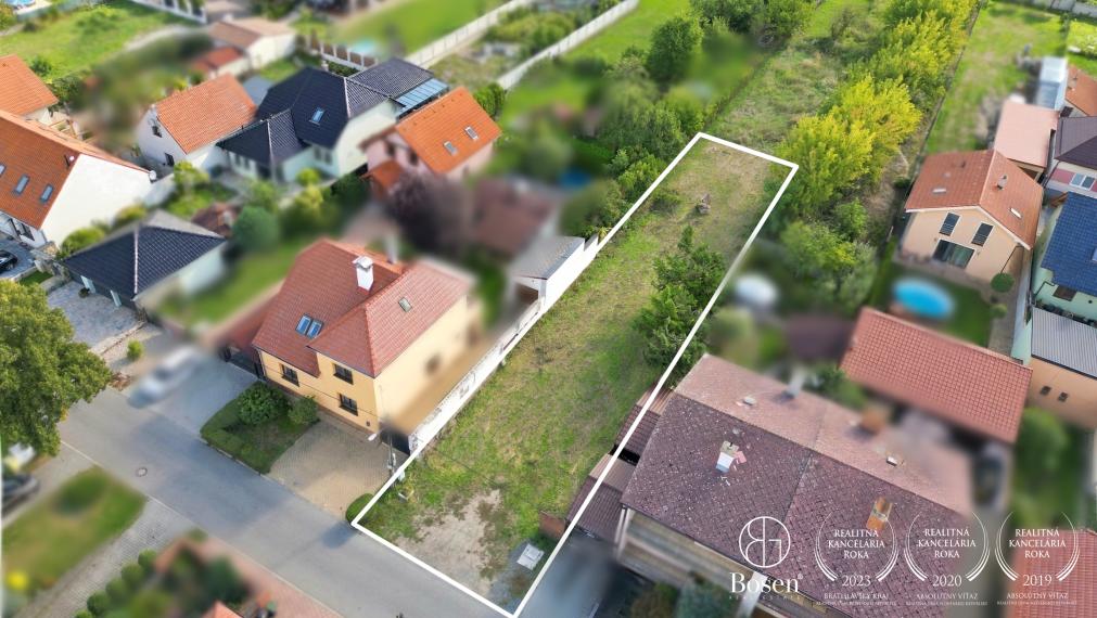BOSEN | Stavebný pozemok s vybudovanými prípojkami IS a s projektom-ul. J. Kubinu, Malacky