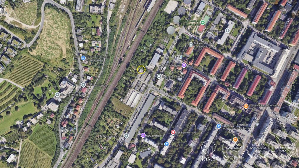 BOSEN | Samostatná garáž s elektrikou, Pionierska ulica