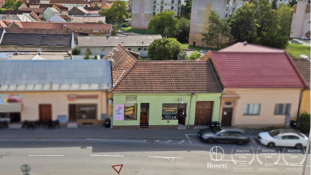 BOSEN | Dom s prenajatými obchodnými priestormi BnB centrum - 586 m²