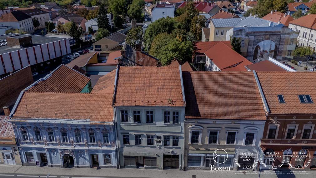 BOSEN | Prevádzková budova s veľkým potenciálom, Lučenec centrum.
