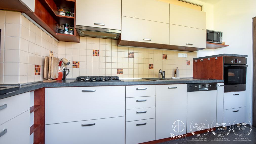 BOSEN | Na predaj 3 izbový byt, ul. Vladimíra Roya - Trenčín 63m2