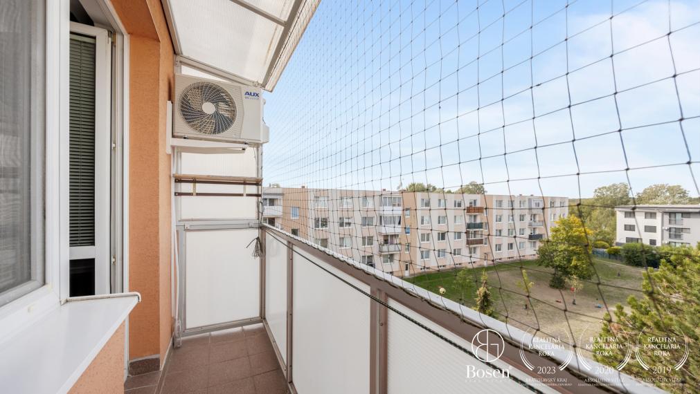 BOSEN| 2 izbový byt, 66m2+balkón, čiastočne prerobený na 3 izbový, Školské Námestie