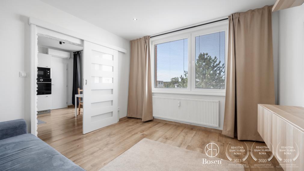 BOSEN| 2 izbový byt, 66m2+balkón, čiastočne prerobený na 3 izbový, Školské Námestie