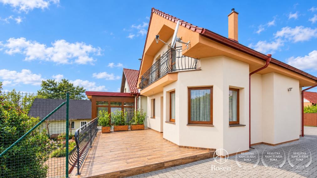 BOSEN | Priestranný 4 izbový dom s terasou v pokojnej časti Stupavy