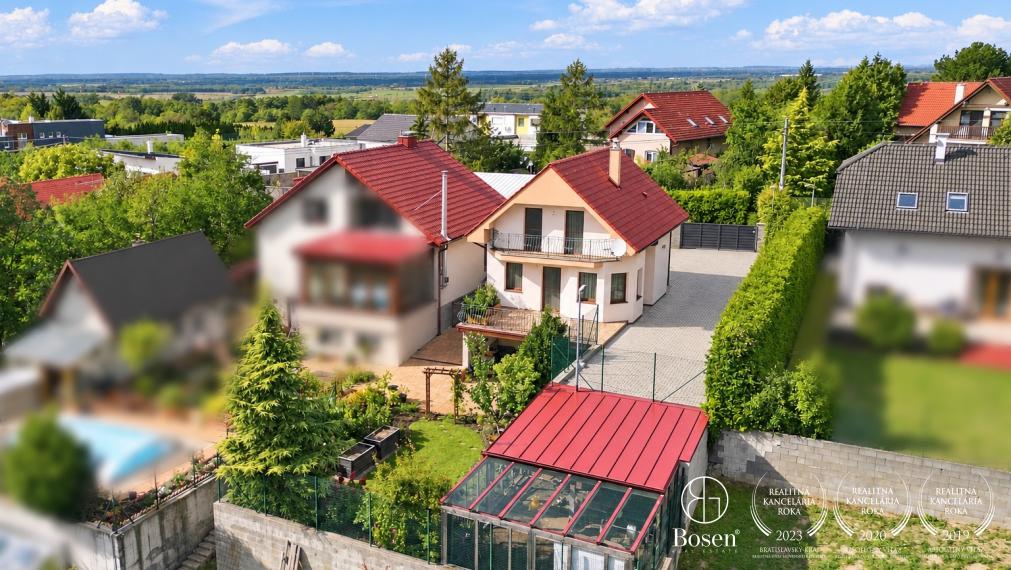 BOSEN | Priestranný 4 izbový dom s terasou v pokojnej časti Stupavy