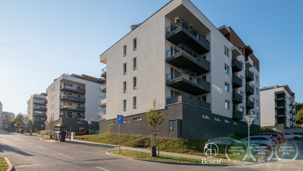 BOSEN | NOVOSTAVBA kompletne zariadený 2i byt s parkovacím státím - Trenčín