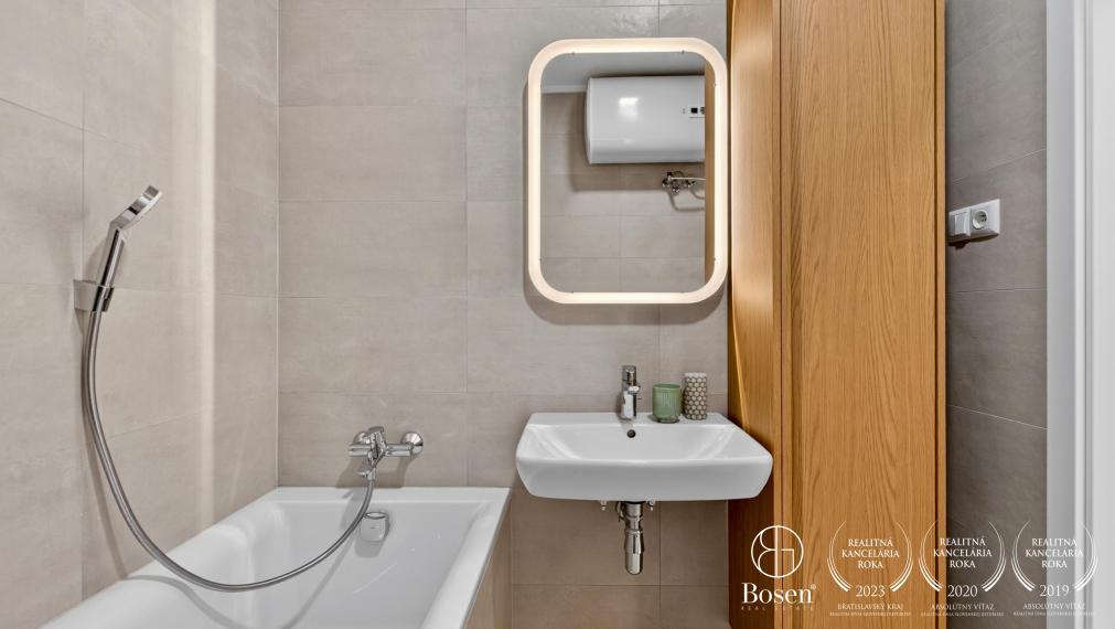BOSEN | Moderný 2 izbový byt s loggiou a parkovaním – Geologická, Podunajské Biskupice, 60m2