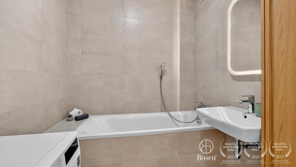 BOSEN | Moderný 2 izbový byt s loggiou a parkovaním – Geologická, Podunajské Biskupice, 60m2