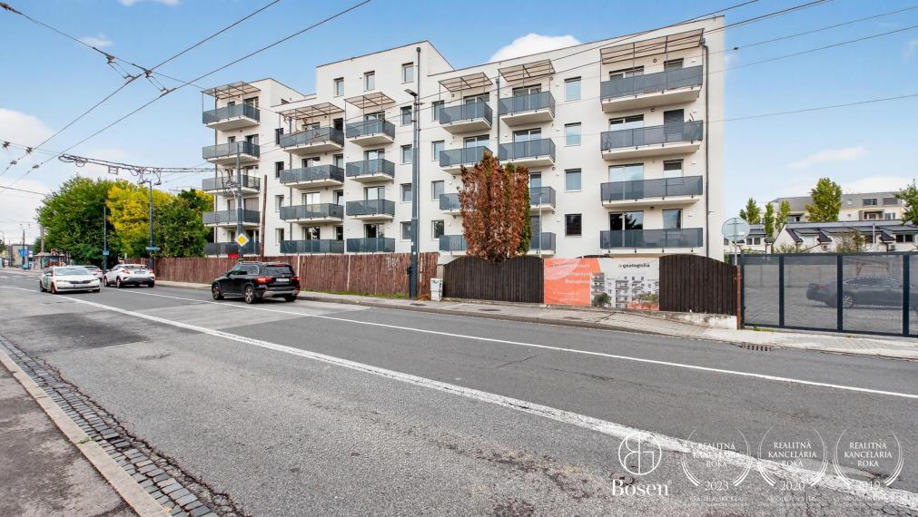 BOSEN | Moderný 2 izbový byt s loggiou a parkovaním – Geologická, Podunajské Biskupice, 60m2