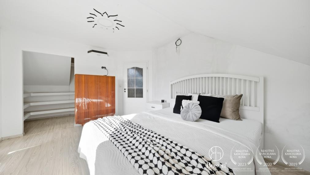 BOSEN | 4 izbový rodinný dom, Suchá nad Parnou, 710 m2