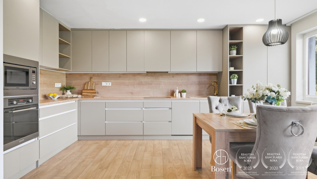BOSEN | 4 izbový rodinný dom, Suchá nad Parnou, 710 m2