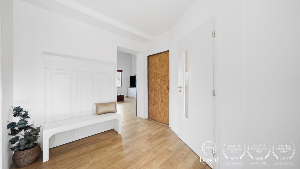 BOSEN | 4 izbový rodinný dom, Suchá nad Parnou, 710 m2