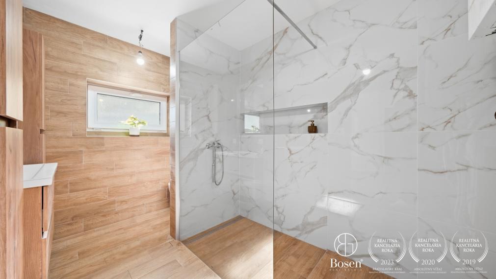 BOSEN | 4 izbový rodinný dom, Suchá nad Parnou, 710 m2