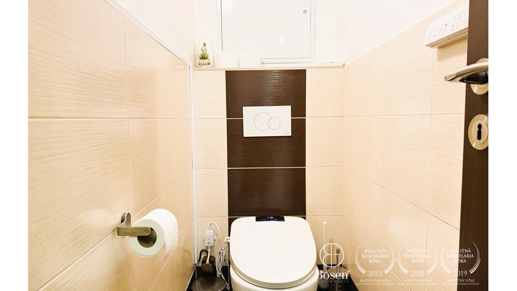 3-IZBOVÝ BYT SO ZASTREŠENOU TERASOU 16 m² | SLOVENSKÝ GROB