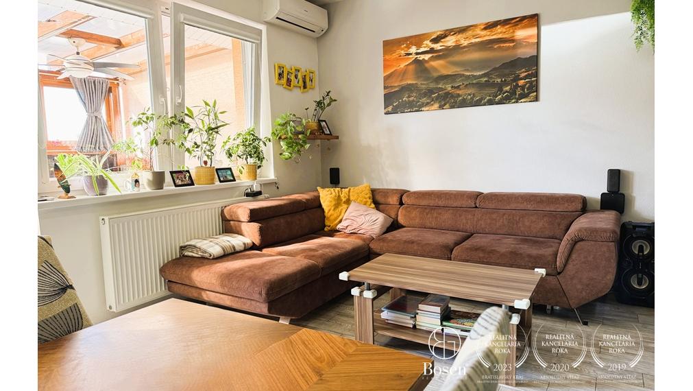3-IZBOVÝ BYT SO ZASTREŠENOU TERASOU 16 m² | SLOVENSKÝ GROB