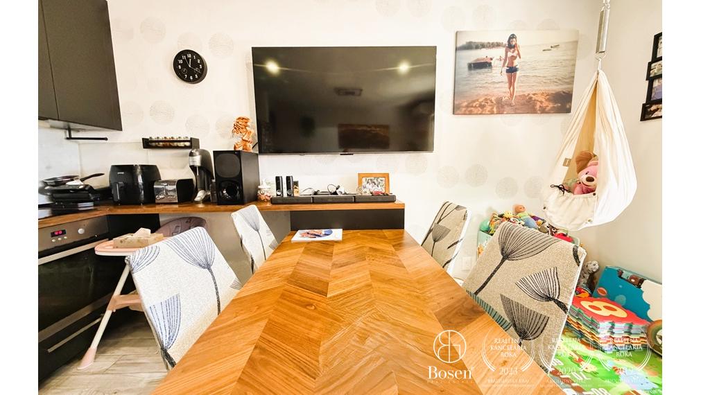 3-IZBOVÝ BYT SO ZASTREŠENOU TERASOU 16 m² | SLOVENSKÝ GROB